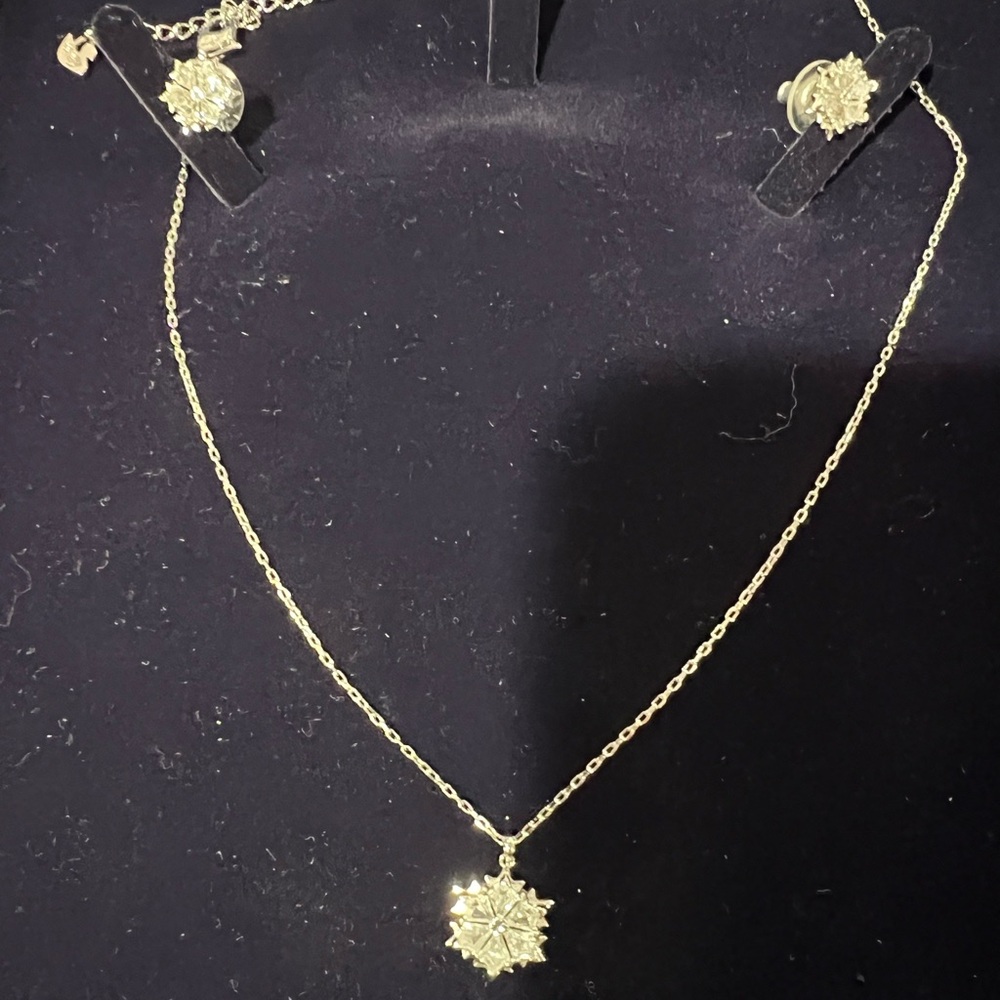 Swarovski Snowflake Necklace and Earring Set